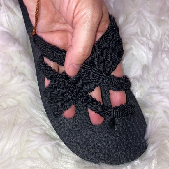 SKECHERS Yoga Foam Sandals 9 - Picture 3 of 12